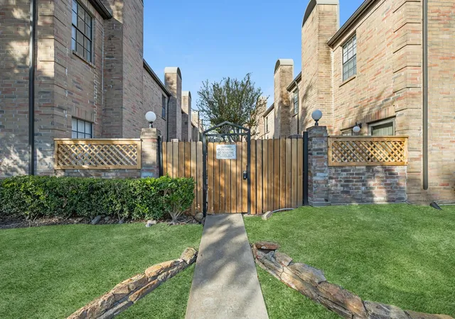 4th image of 9800 Pagewood Ln #3103, Houston, TX 77042 | MLS# 26076266