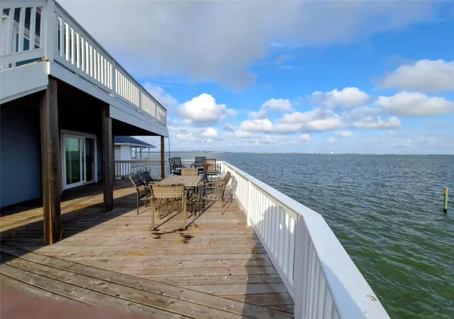 4th image of 106 Quayside Dr, Galveston, TX 77554 | MLS# 33620140