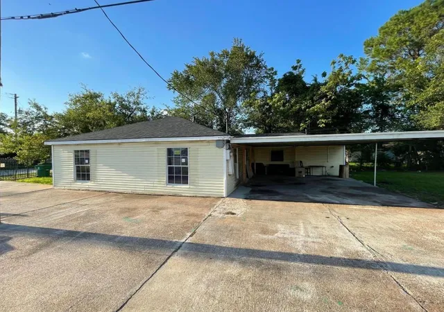 Photo 2 of Single family home for sale at 7510 Meadowyork St, Houston, TX 77037 | MLS# 68229408 | Listing updated on 2026-07-18