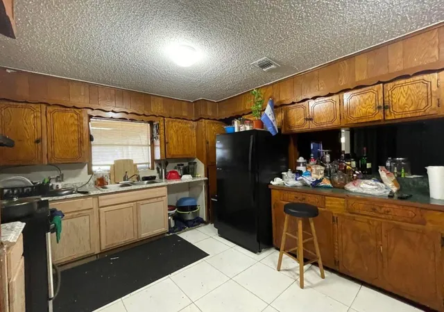 Photo 4 of Single family home for sale at 7510 Meadowyork St, Houston, TX 77037 | MLS# 68229408 | Listing updated on 2026-07-18