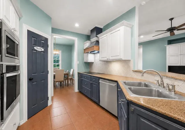 3rd image of 2401 Newark Cir, College Station, TX 77845 | MLS# 50214912
