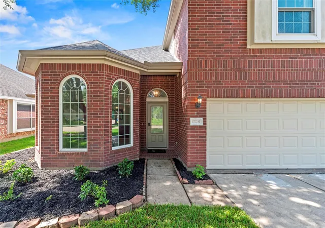 Photo 2 of Sale Pending at 17231 Sheffield Bnd Dr, Houston, TX 77095 | MLS# 19895317 | Listing updated on 2026-09-04