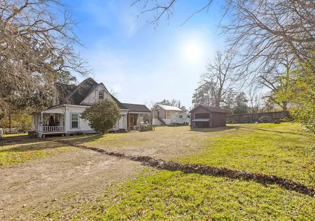 1st image of 304 W Wheat St, Woodville, TX 75979 | MLS# 87167728
