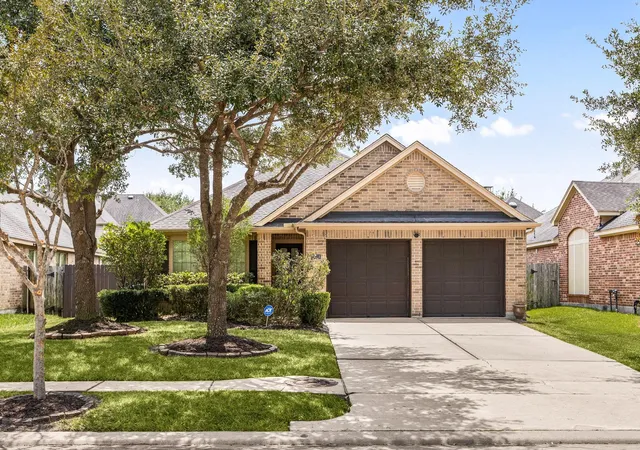 2nd image of 13018 Idle Water Ln, Houston, TX 77044 | MLS# 63739941