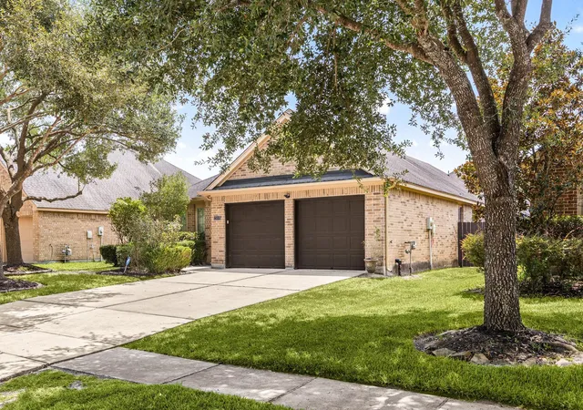 3rd image of 13018 Idle Water Ln, Houston, TX 77044 | MLS# 63739941