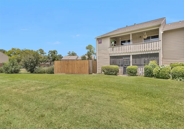 2nd image of 5005 Georgi Ln, Houston, TX 77092