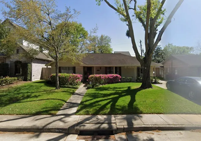 Single family home for sale at 6249 Piping Rock Ln, Houston, TX 77057 | MLS# 65095021
