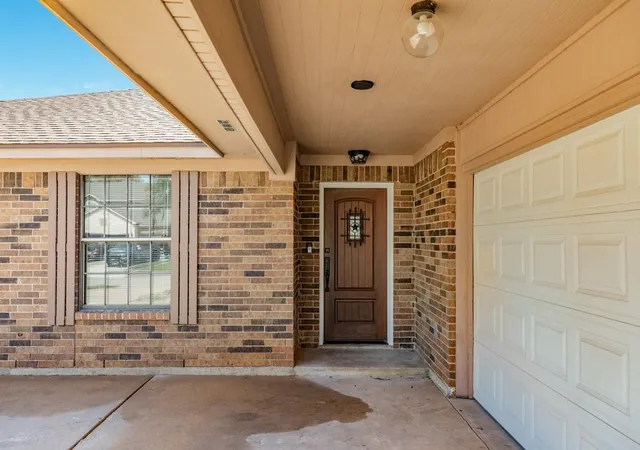 Homes for sale in West Columbia, TX | 305 Freeman Blvd, West Columbia, TX 77486 | MLS# 54078324