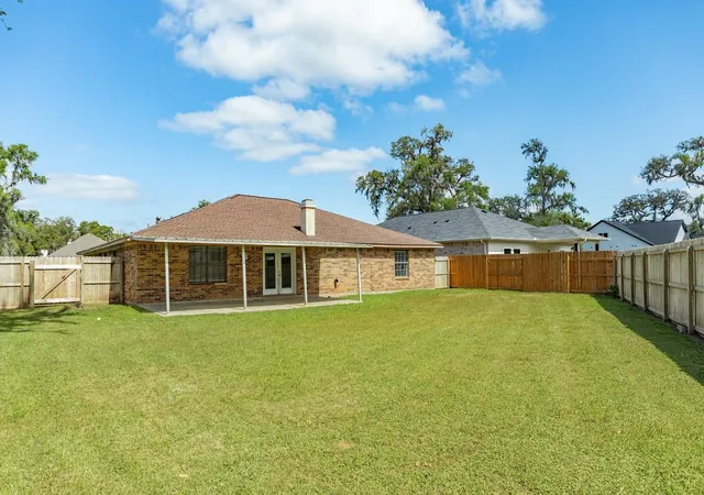 Homes for sale in West Columbia, TX | 305 Freeman Blvd, West Columbia, TX 77486 | MLS# 54078324