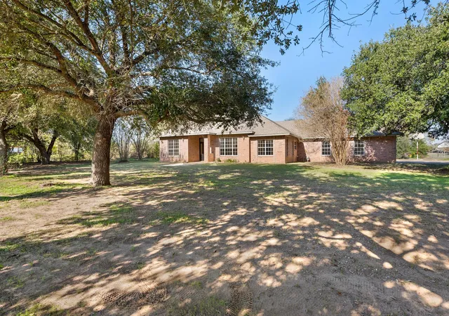 1st image of 417 W Morgan St, Franklin, TX 77856 | MLS# 30438173