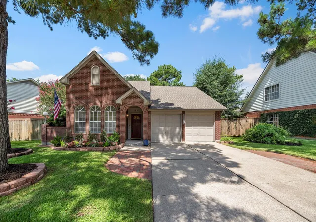 Photo 4 of Sale Pending at 16014 Royal Garden Dr, Houston, TX 77095 | MLS# 20995288 | Listing updated on 2026-09-14