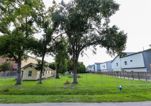 Photo 3 of Land for sale at 1911 Jacquelyn Dr, Houston, TX 77055 | MLS# 30857089 | Listing updated on 2026-08-17