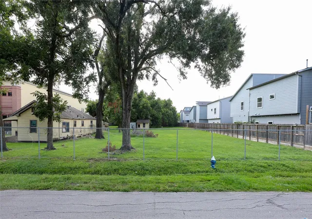 Photo 3 of Land for sale at 1911 Jacquelyn Dr, Houston, TX 77055 | MLS# 30857089 | Listing updated on 2026-08-17