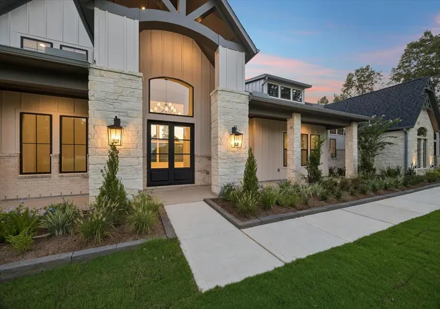 Photo 2 of Single family home for sale at 7520 Sowell St, Montgomery, TX 77316 | MLS# 25960941 | Listing updated on 2026-09-12