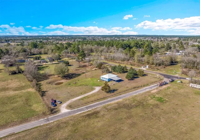Photo 1 of Single family home for sale at 959 Walker Loop, Huntsville, TX 77340 | MLS# 75926932 | Listing updated on 2026-08-30