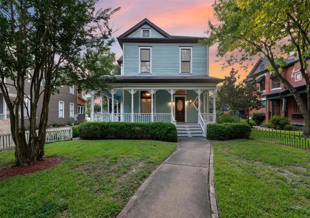 2nd image of 1007 Heights Blvd, Houston, TX 77008 | MLS# 40424107