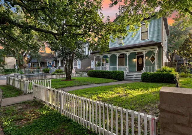 5th image of 1007 Heights Blvd, Houston, TX 77008 | MLS# 40424107
