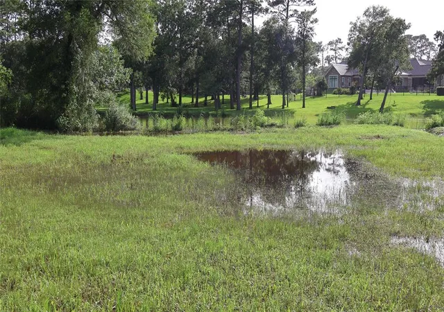 1st image of 4 Bayou Bend Dr Dr, Baytown, TX 77523 | MLS# 57869377