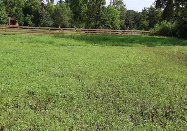 2nd image of 4 Bayou Bend Dr Dr, Baytown, TX 77523 | MLS# 57869377