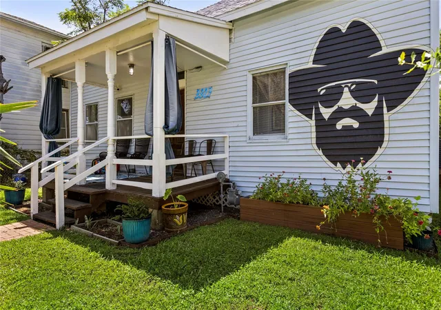 Photo 2 of Single family home for sale at 3327 Ursuline St, Galveston, TX 77550 | MLS# 20535458 | Listing updated on 2026-09-02