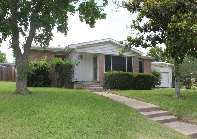 Photo 2 of Single family home for sale at 708 S 32nd Street, Temple, TX 76501 | MLS# 27515588 | Listing updated on 2026-06-26