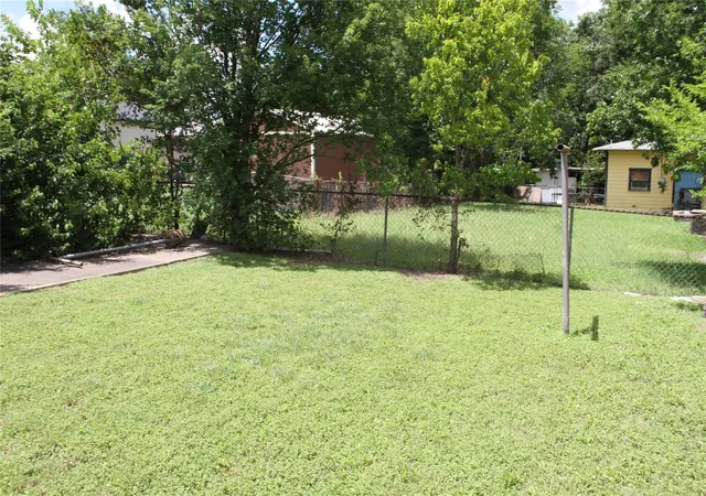 Photo 3 of Single family home for sale at 708 S 32nd Street, Temple, TX 76501 | MLS# 27515588 | Listing updated on 2026-06-26