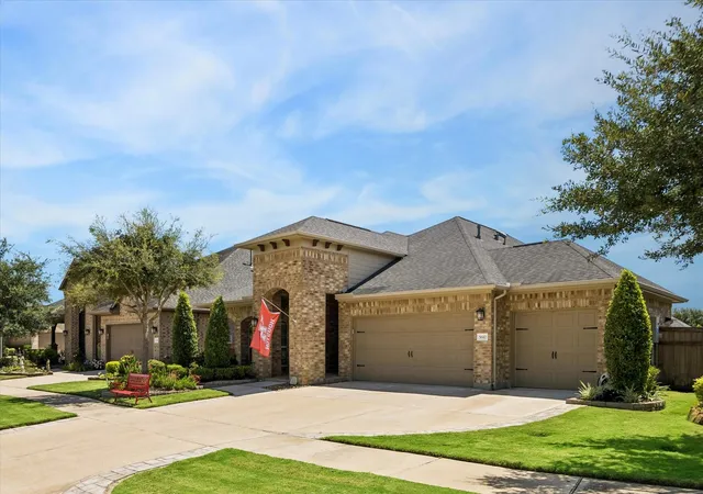 Photo 3 of Single family home for sale at 5610 Ivory Cvs Ln, Fulshear, TX 77441 | MLS# 28408853 | Listing updated on 2026-09-14