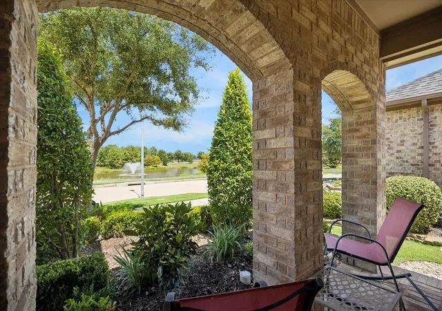 Photo 4 of Single family home for sale at 5610 Ivory Cvs Ln, Fulshear, TX 77441 | MLS# 28408853 | Listing updated on 2026-09-14