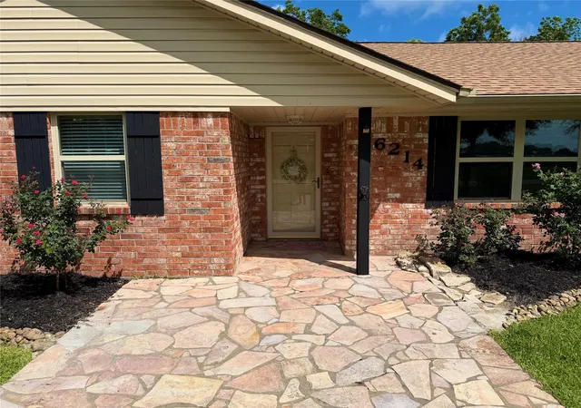 2nd image of 6214 1st St, Danbury, TX 77534 | MLS# 80247727