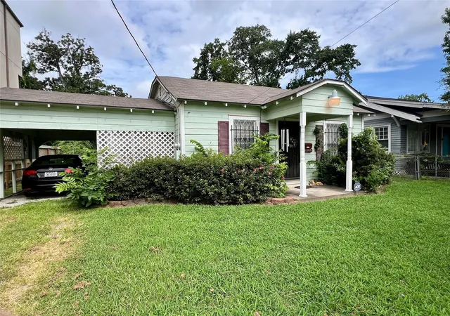 Photo 1 of Single family home for sale at 2507 Couch St, Houston, TX 77008 | MLS# 33353295 | Listing updated on 2026-07-04