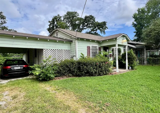 Photo 4 of Single family home for sale at 2507 Couch St, Houston, TX 77008 | MLS# 33353295 | Listing updated on 2026-07-04
