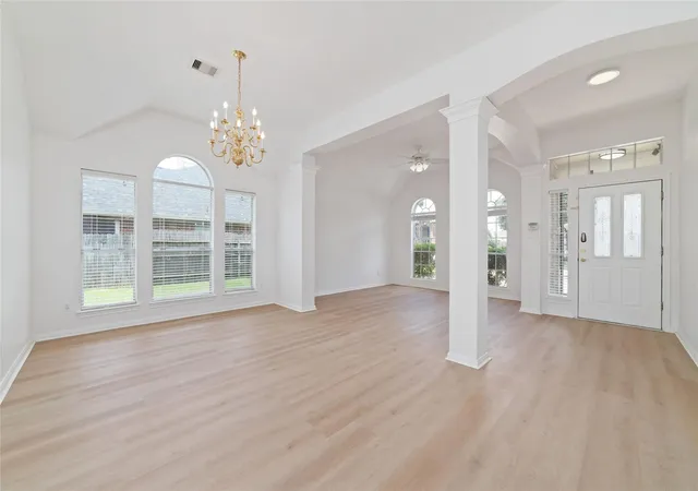 5th image of 7915 Quail Meadow Dr, Houston, TX 77071 | MLS# 8189203