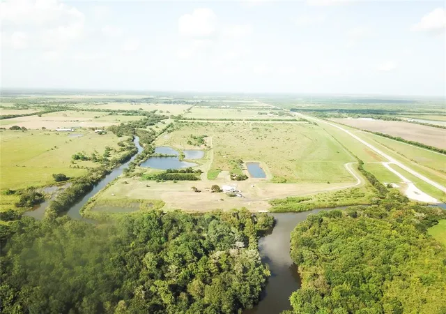 3rd image of 11402 Fm 2004, Santa Fe, TX 77510 | MLS# 90116159