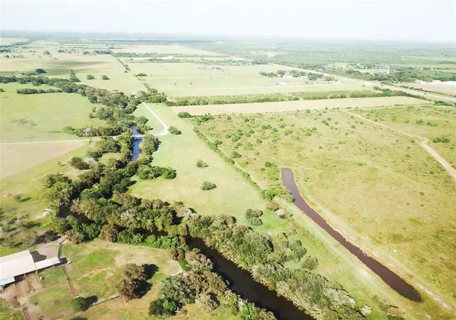 4th image of 11402 Fm 2004, Santa Fe, TX 77510 | MLS# 90116159