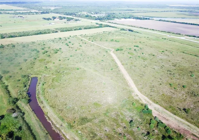 5th image of 11402 Fm 2004, Santa Fe, TX 77510 | MLS# 90116159