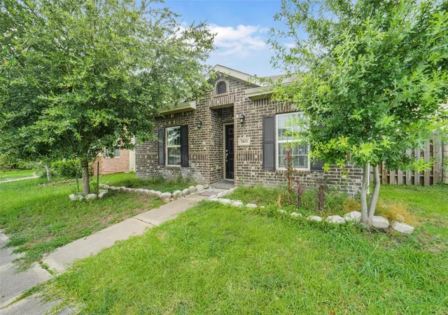 Photo 2 of Single family home for sale at 7402 Granite Ter Ln, Houston, TX 77083 | MLS# 88444042 | Listing updated on 2026-08-01