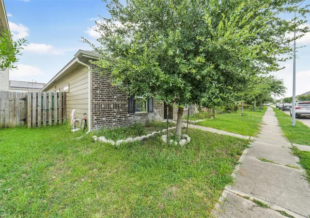 Photo 3 of Single family home for sale at 7402 Granite Ter Ln, Houston, TX 77083 | MLS# 88444042 | Listing updated on 2026-08-01