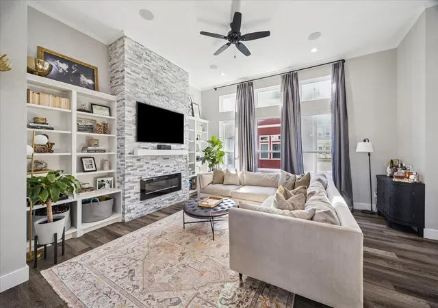 Photo 4 of Single family home for sale at 2108 Oatfield Dr, Houston, TX 77018 | MLS# 84404364 | Listing updated on 2026-08-08