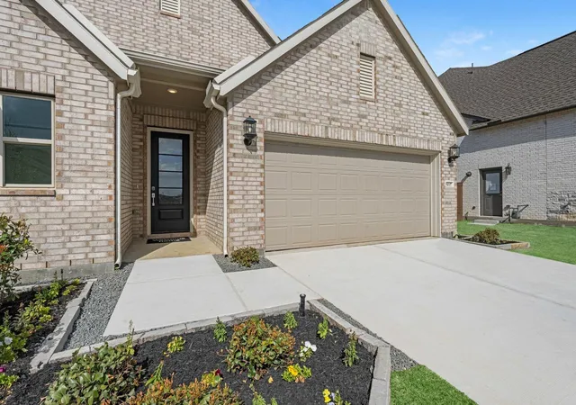 Photo 2 of Single family home for sale at 29007 Spicewood Valley Dr, New Caney, TX 77357 | MLS# 29076567 | Listing updated on 2026-09-18
