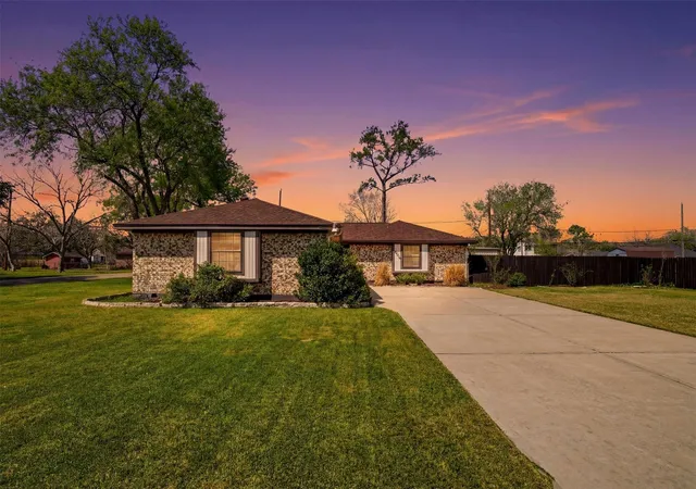 1st image of 815 Wisconsin St, South Houston, TX 77587 | MLS# 41107732