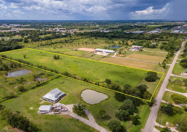 5th image of 2126 County Road 367, Alvin, TX 77511 | MLS# 34091571