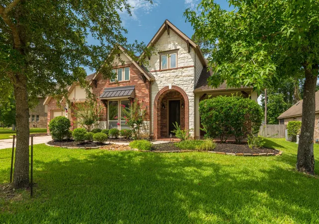 Photo 1 of Single family home for sale at 24 Camden Oaks Ln, Montgomery, TX 77356 | MLS# 64051903 | Listing updated on 2026-08-30