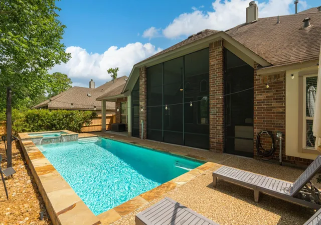 Photo 3 of Single family home for sale at 24 Camden Oaks Ln, Montgomery, TX 77356 | MLS# 64051903 | Listing updated on 2026-08-30