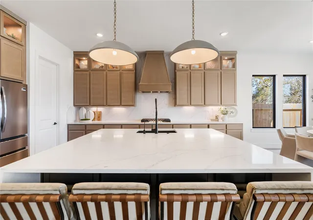 2nd image of 2303 Friendswood Trail, Friendswood, TX 77546 | MLS# 91430892