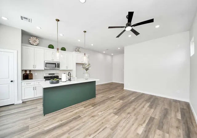 5th image of 7906 Gladstone St, Houston, TX 77051 | MLS# 21973885