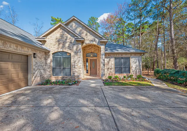 Photo 1 of Sale Pending at 5030 Highland Pass, Montgomery, TX 77316 | MLS# 15089096 | Listing updated on 2026-09-15