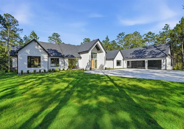 Photo 2 of Single family home for sale at 25100 Fort Davis Rd, Montgomery, TX 77316 | MLS# 34146543 | Listing updated on 2026-09-05