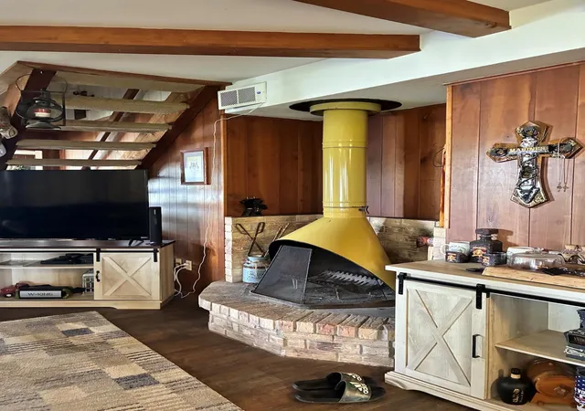 Photo 3 of Single family home for sale at 6680 County Road 659, Brazoria, TX 77422 | MLS# 92031933 | Listing updated on 2026-09-07