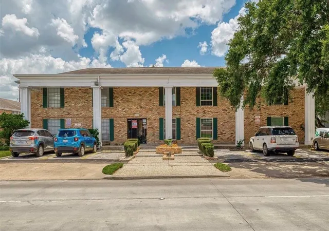 2nd image of 5353 Richmond Ave, Houston, TX 77056