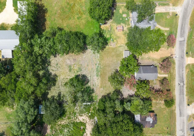 23rd image of 137 County Road 202, Weimar, TX 78962 | MLS# 77348713